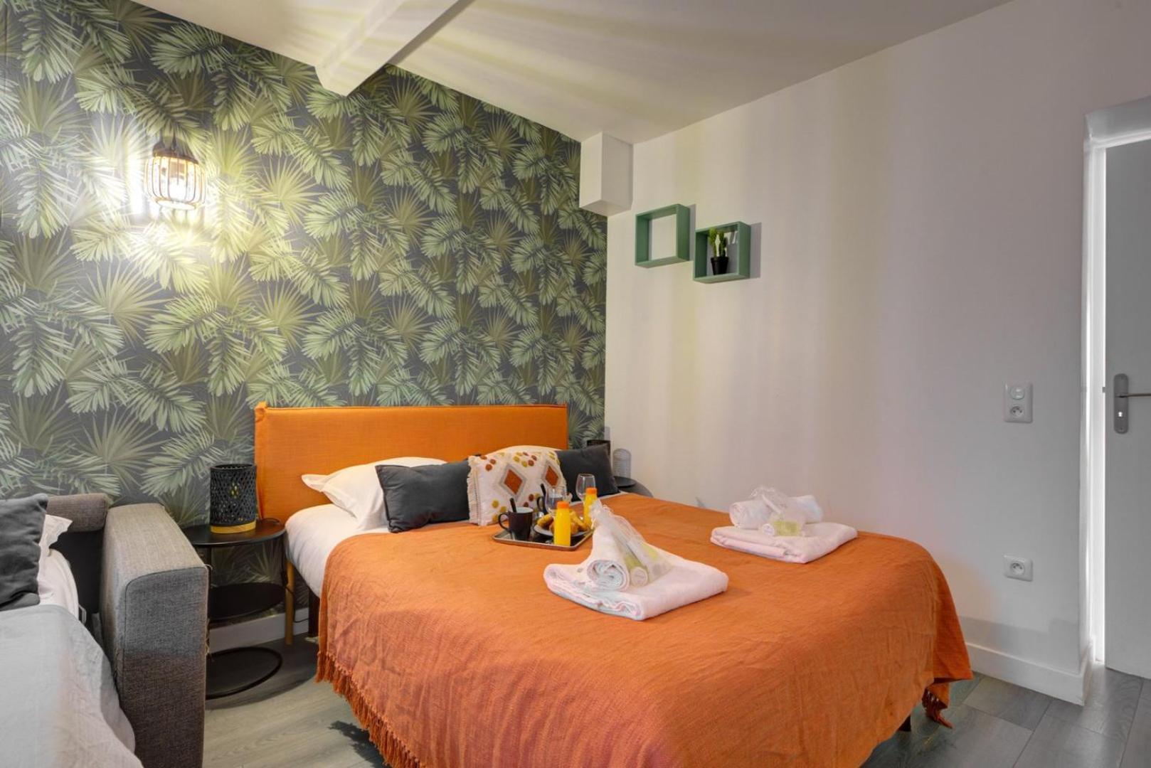 801 Suite Luxurys - Superbe Appartement บันโยเล่ ภายนอก รูปภาพ