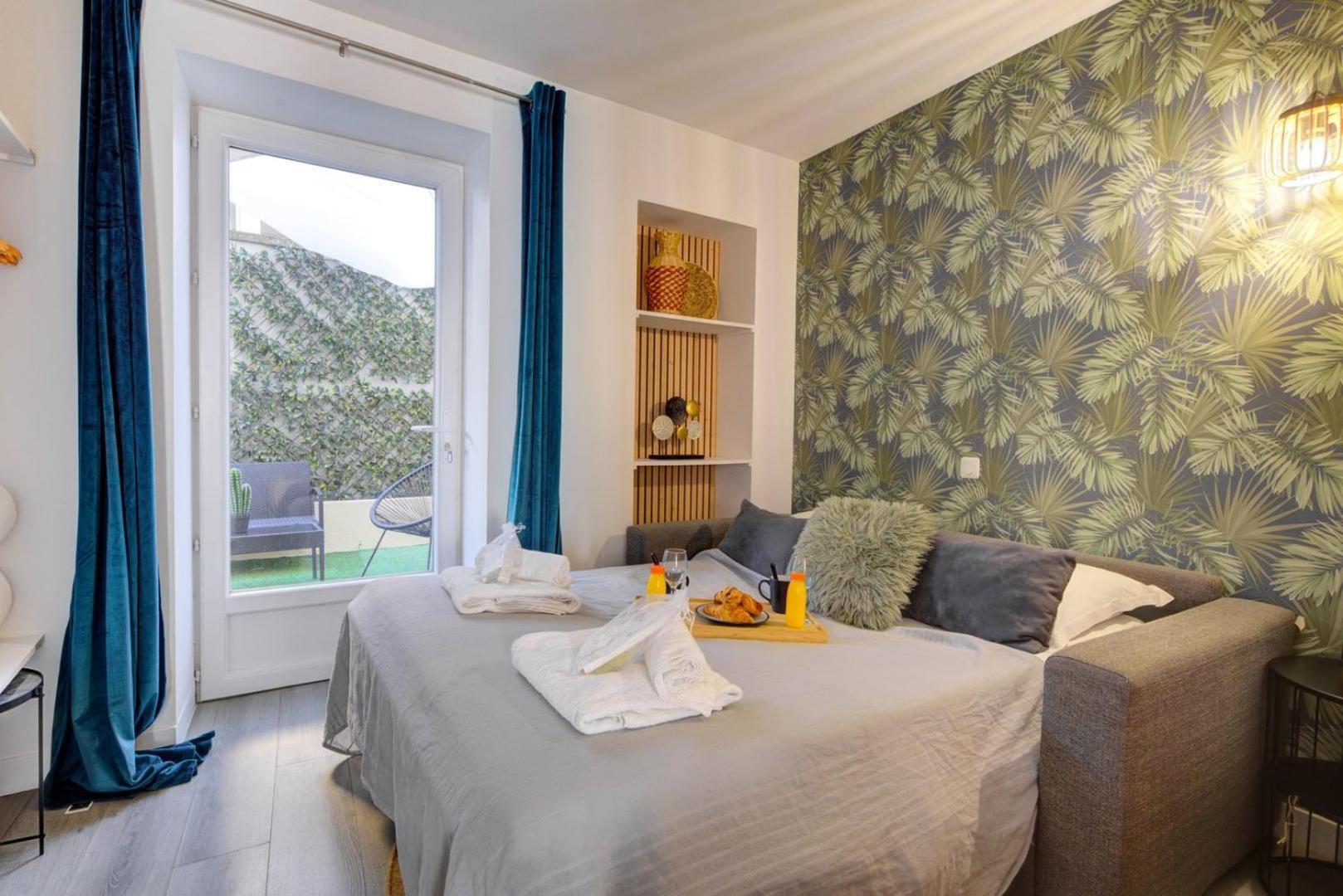 801 Suite Luxurys - Superbe Appartement บันโยเล่ ภายนอก รูปภาพ