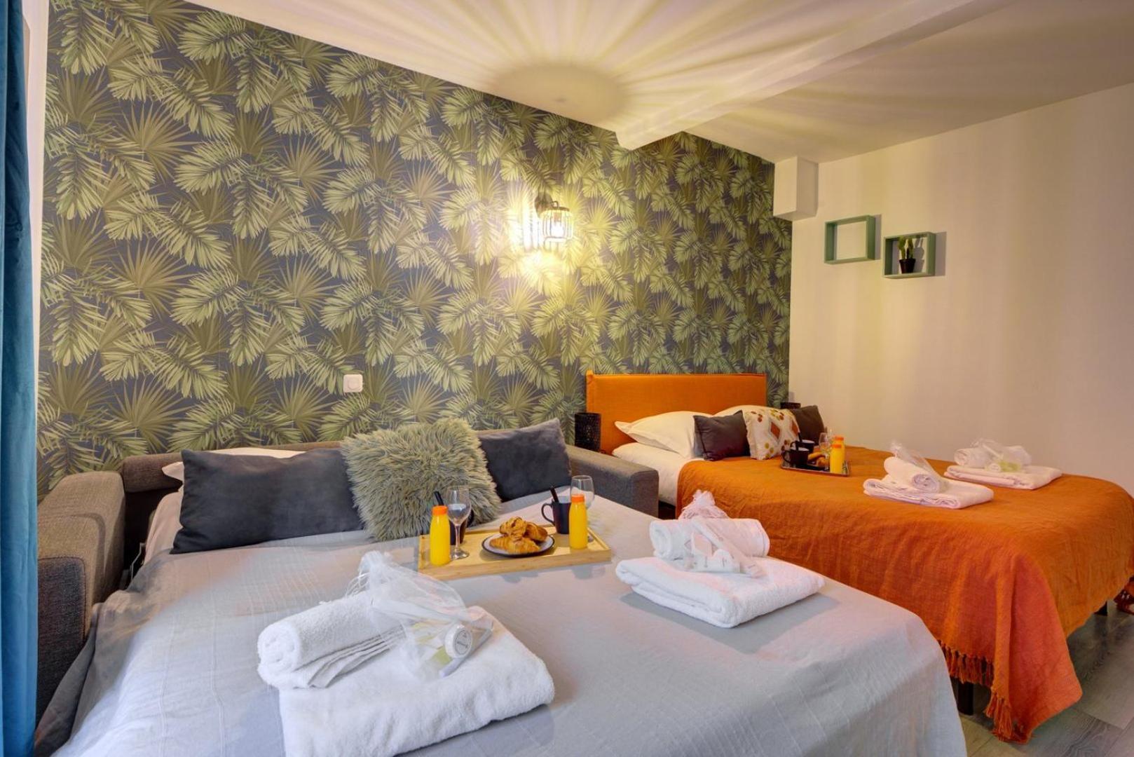 801 Suite Luxurys - Superbe Appartement บันโยเล่ ภายนอก รูปภาพ