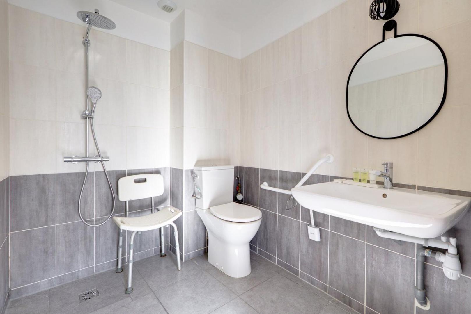 801 Suite Luxurys - Superbe Appartement บันโยเล่ ภายนอก รูปภาพ