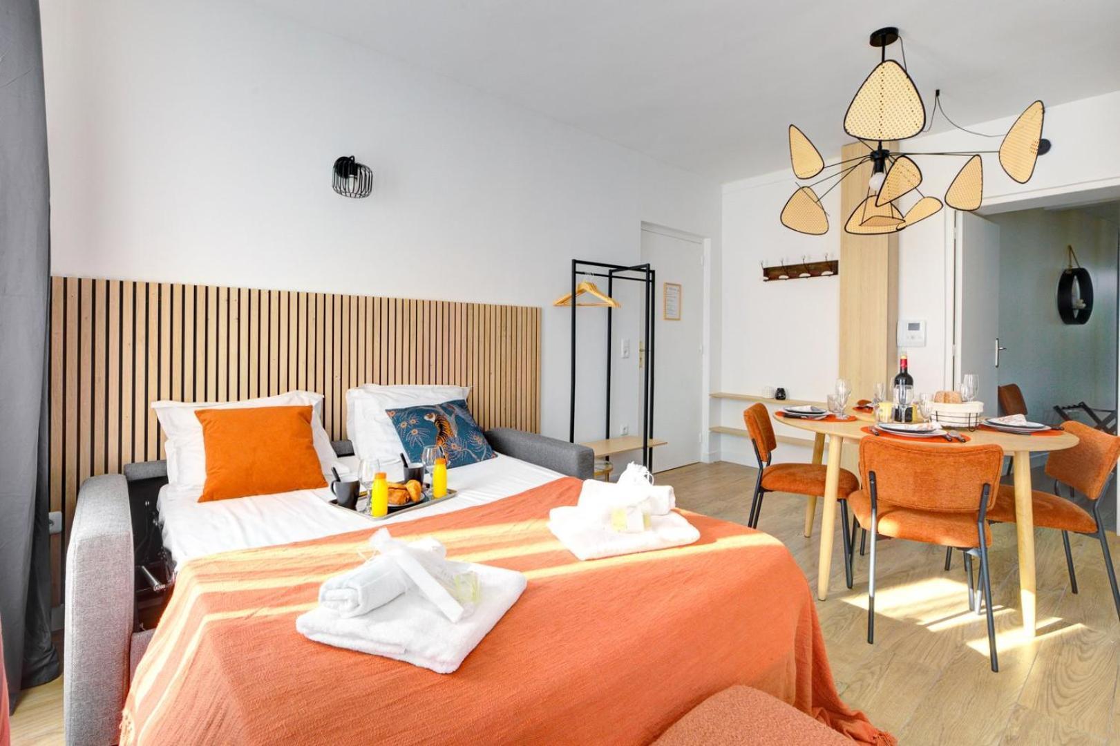 801 Suite Luxurys - Superbe Appartement บันโยเล่ ภายนอก รูปภาพ